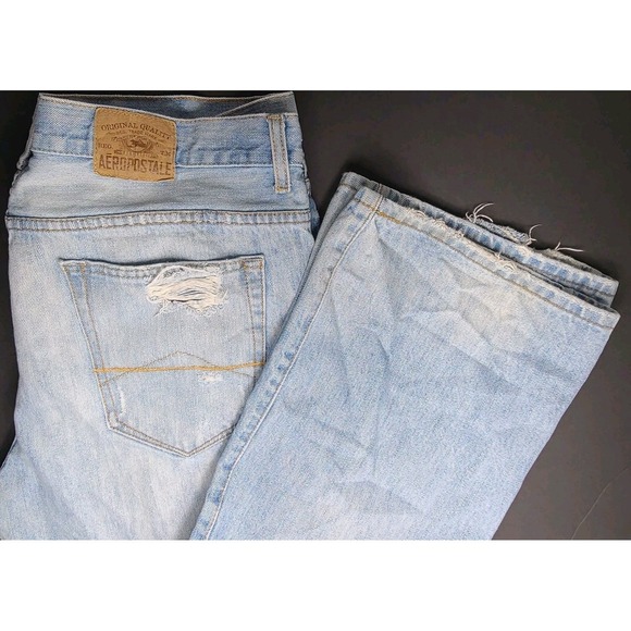 Aeropostale Men's Slim Bootcut Jeans – 38x32 – Distressed – Light Wash - EUC - Picture 8 of 9